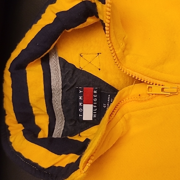 2 TOMMY HILFIGER BOYS SWEATER BUNDLE LOT - Picture 2 of 3